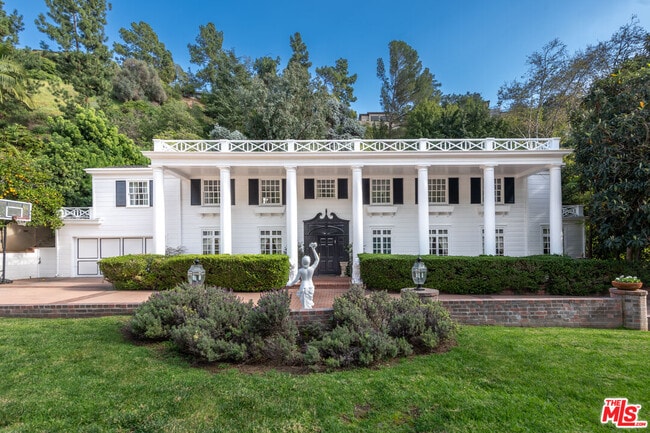 Building Photo - 1148 Coldwater Canyon Dr