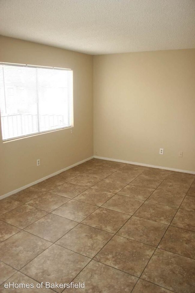 Building Photo - 2809 Villalovos Ct