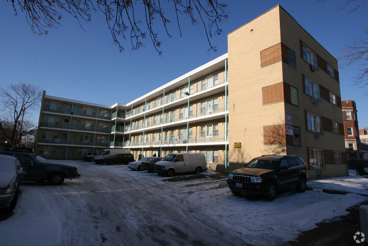 Foto del edificio - 7424 S South Shore Dr