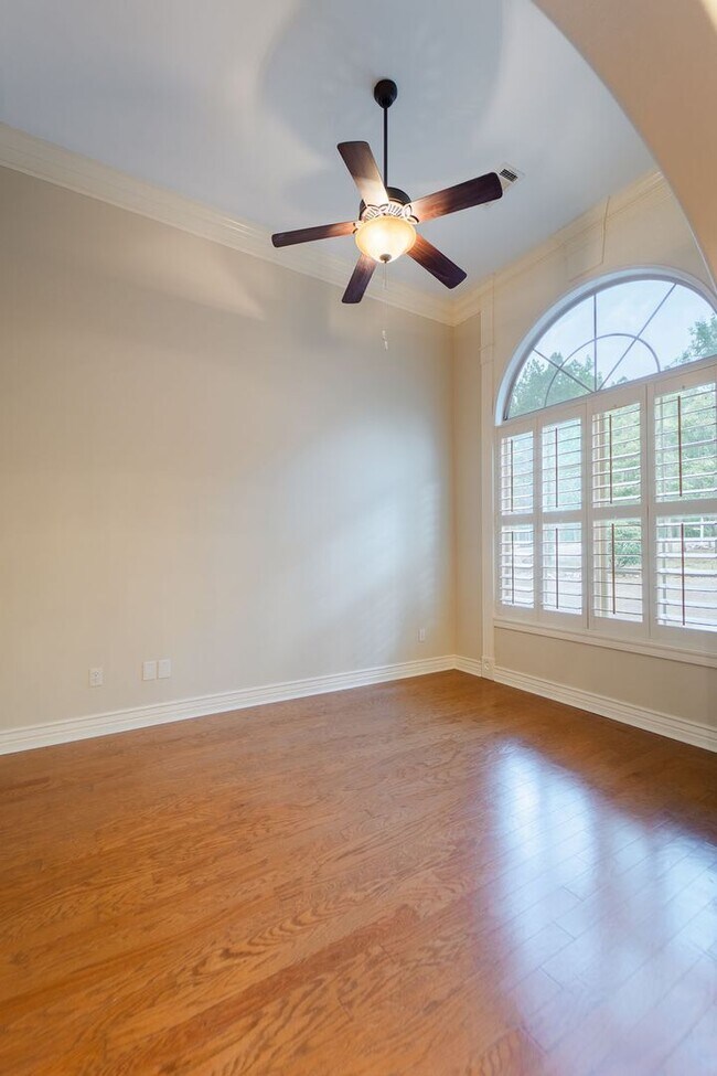 Building Photo - 2000 Square feet, of gorgeous living space in Hot Springs Village.