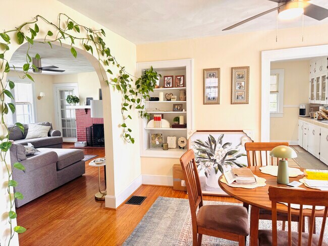 Foto del edificio - 218 E 24th St