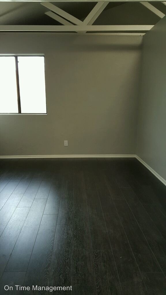 Foto del edificio - 2418 E 2nd St