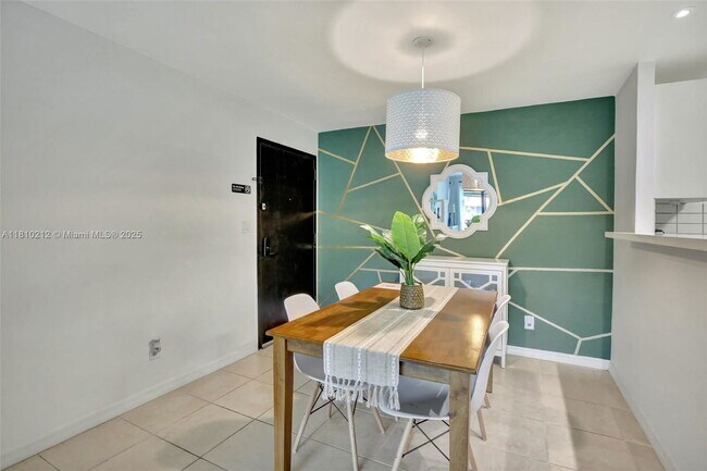 Foto del edificio - 5821 Washington St