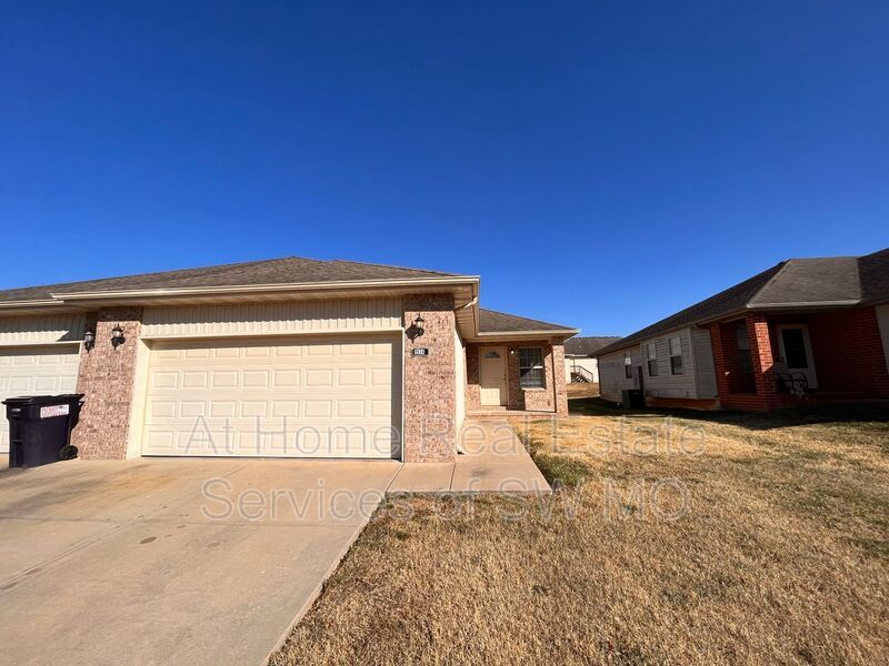 1934 S Farm Rd 123, Springfield, MO 65807 Condo for Rent in