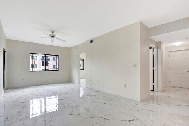 Building Photo - 2804 Sarento Pl