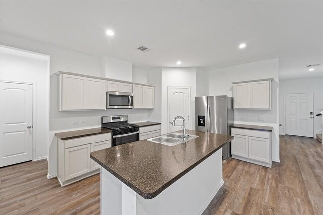 Building Photo - 5607 Avalon Woods Dr