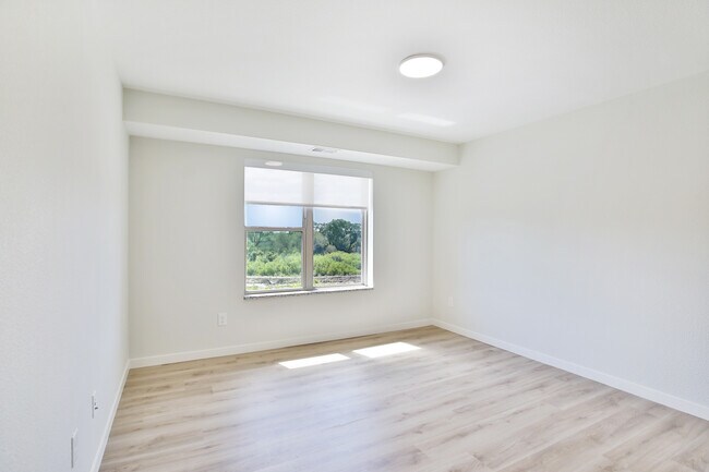 Building Photo - Edge Apartments