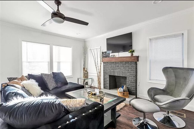 Building Photo - 1005 Washington Heights Ter NW