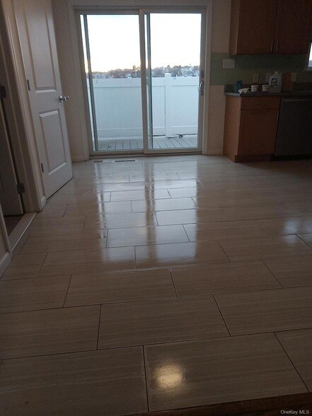 Foto del edificio - 62 Gibson Pl