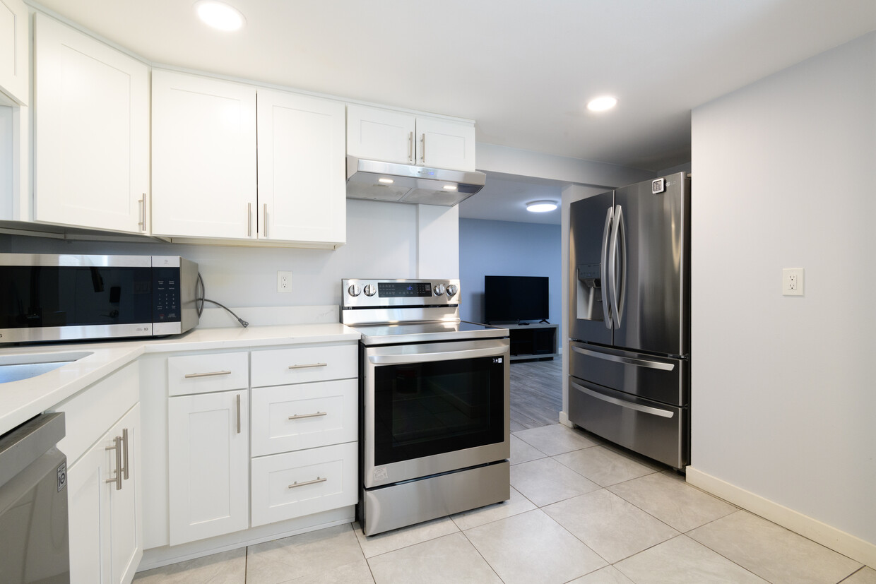Foto principal - 7302 29th Ave SW