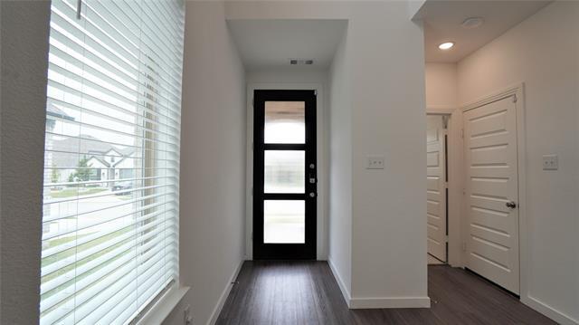 Building Photo - 2417 Doncaster Dr
