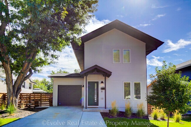 Building Photo - Evolve Real Estate: Stunning Smart Home in Vibrant West Denver! Available March 27th