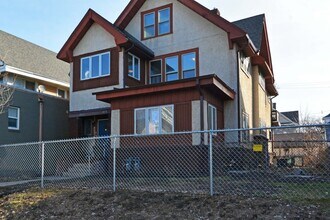 Building Photo - 3029-3031 Chicago Ave