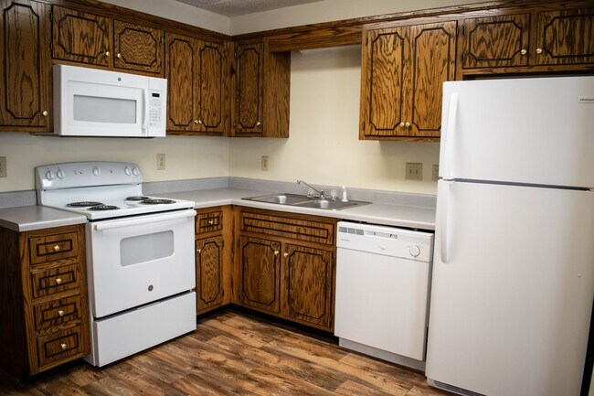 Building Photo - 112 Coyote Ct