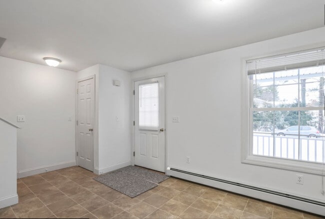 Building Photo - 20 Bow St