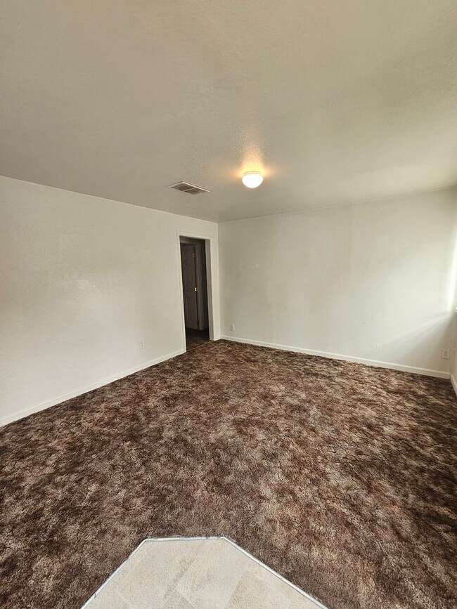 Foto del edificio - 736 W 12th St