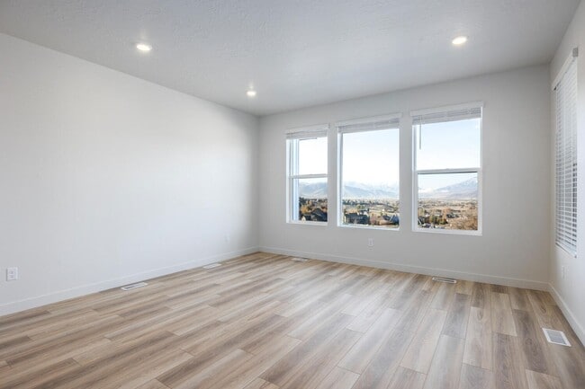 Building Photo - Recently Built Heber City Rental – Bright,...