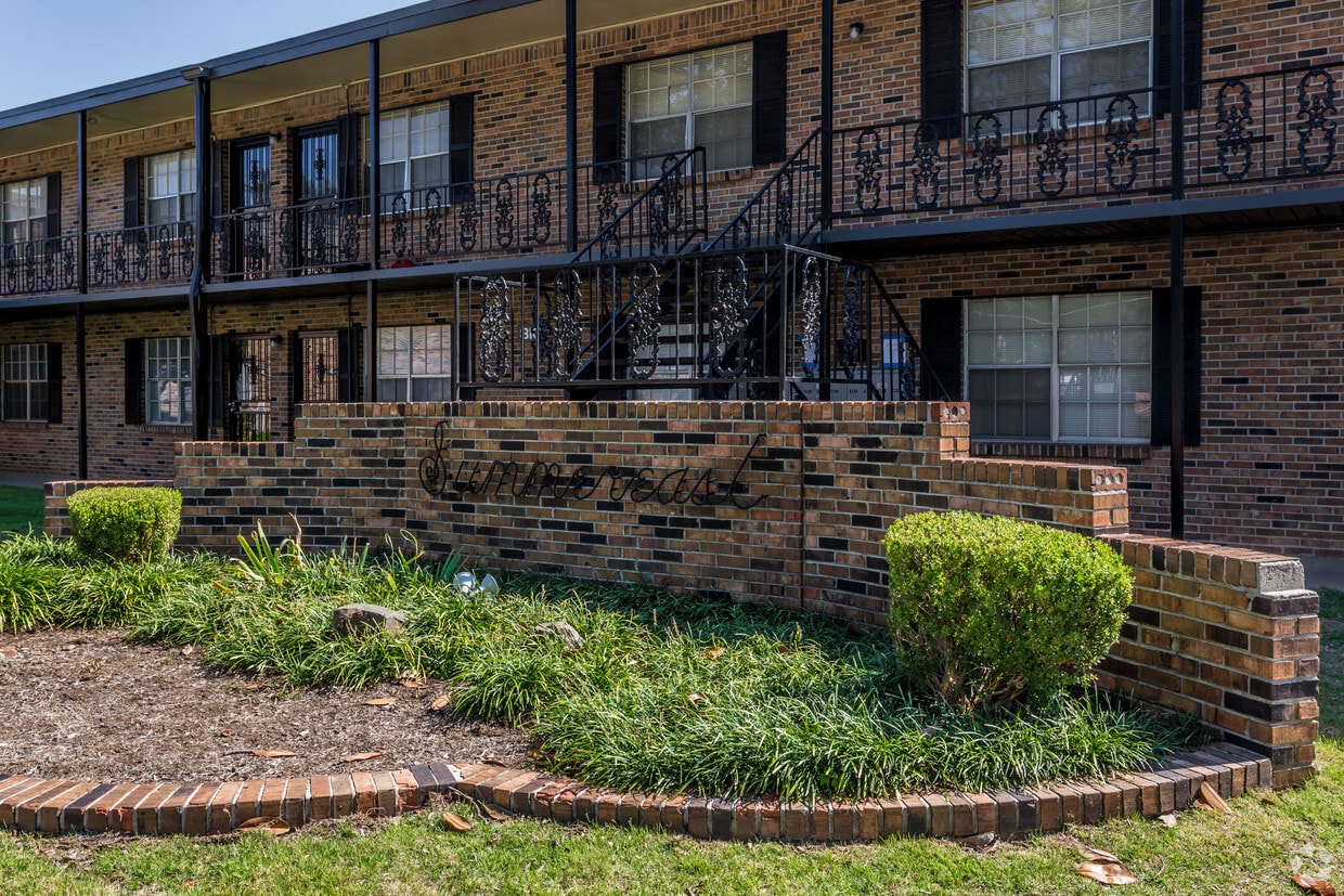 Primary Photo - The Summereast