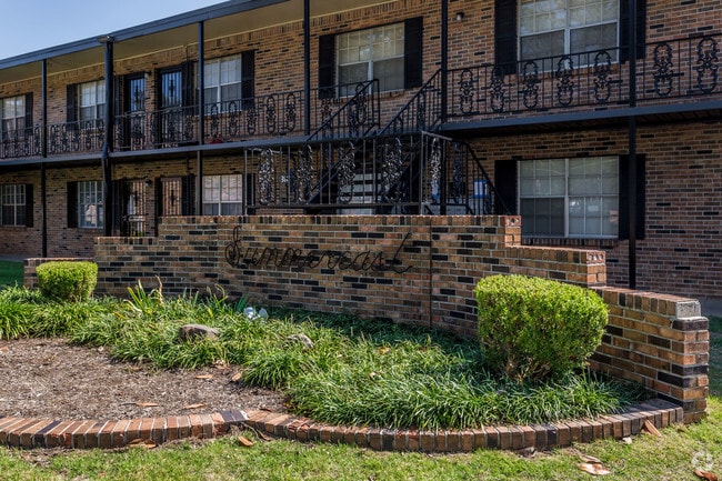 Building Photo - Summereast Apartments