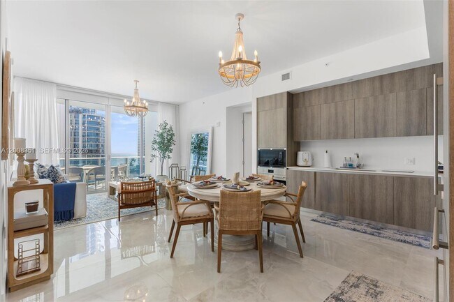 Foto del edificio - 17550 Collins Ave