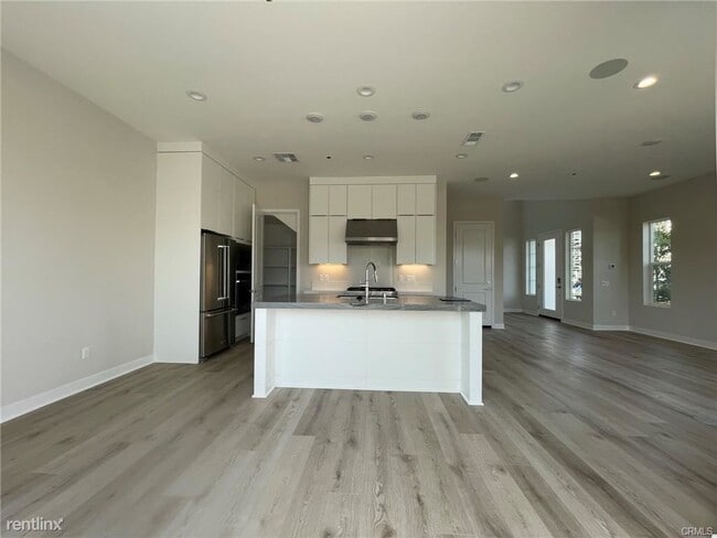 Building Photo - 5 br, 4 bath House - 220 Pin Ln