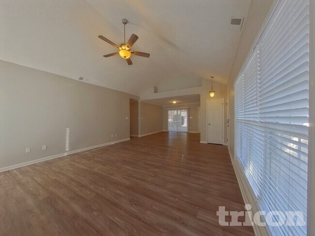 Building Photo - 171 Trillium Rd