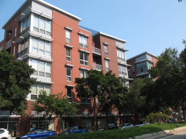 Building Photo - 2025 S Indiana Ave