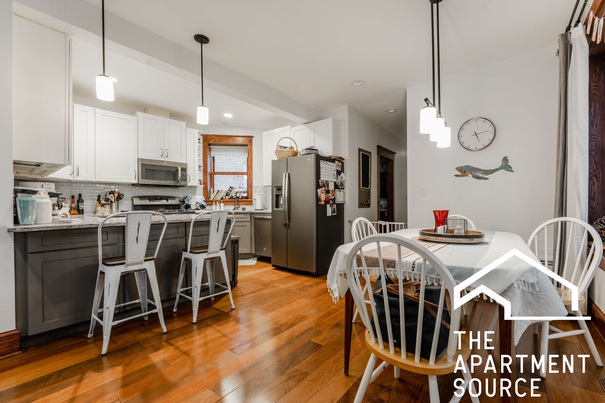 Foto principal - 1019 W Oakdale Ave