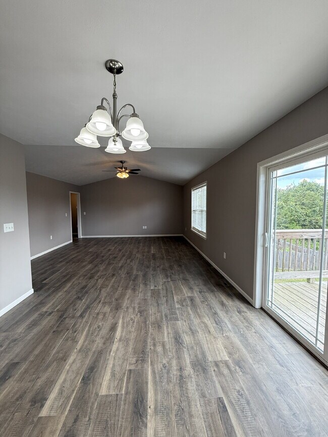 Foto del edificio - 4BR Basement Home