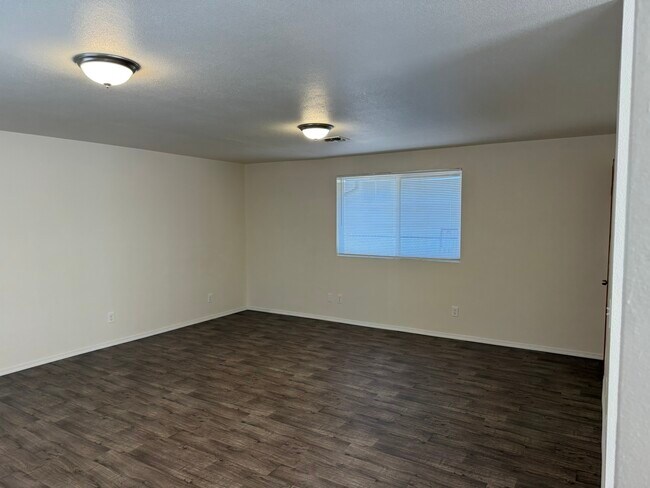 Foto del edificio - 902 SW Rogue River Ave