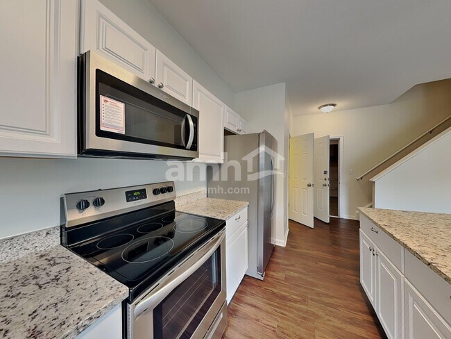 Building Photo - 735 Norbie Dr