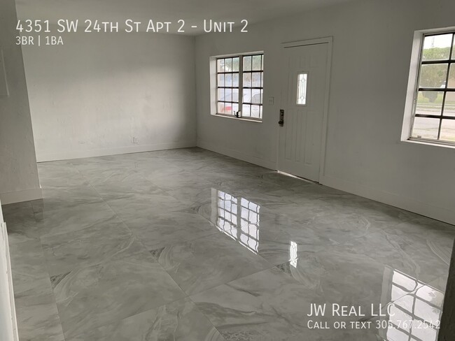 Building Photo - 4351 SW 24th St