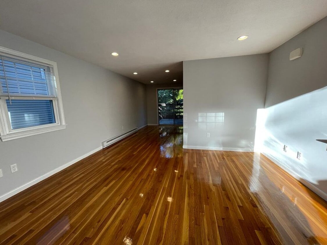 19-21 Orient Ave - 19-21 Orient Ave