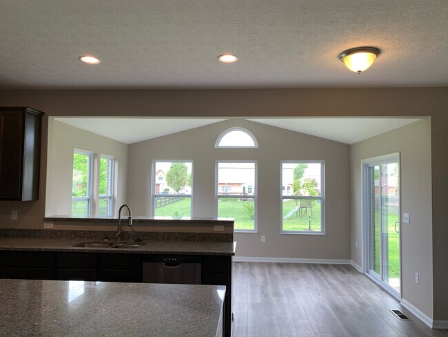 Building Photo - 1541 Winslow Dr