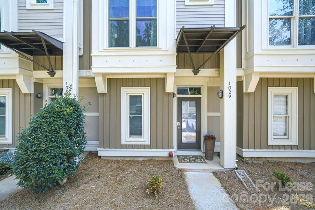 Building Photo - 1029 Park West Dr