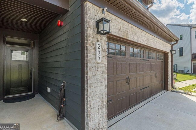 Building Photo - 255 Climbing Ivy Cir