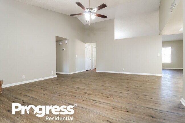 Building Photo - 7325 W Windrose Dr
