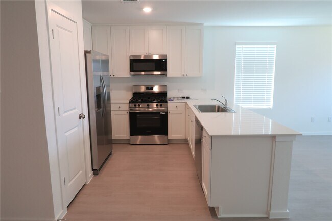 Building Photo - 908 Woodhaven Lks Dr