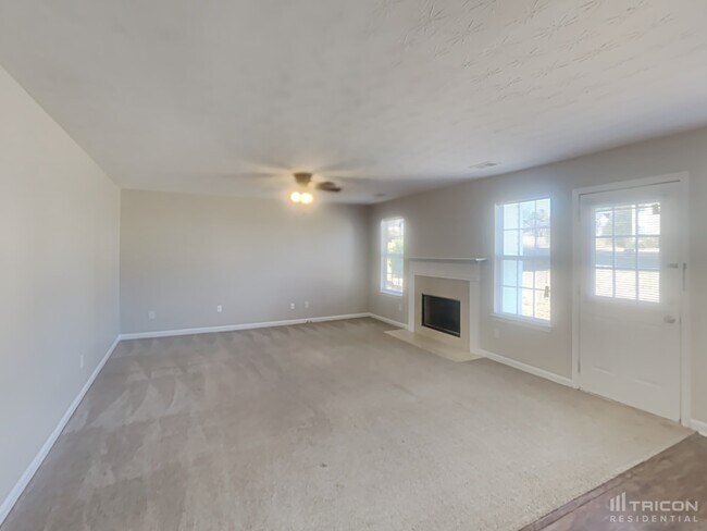 Building Photo - 3755 Renfroe Ave