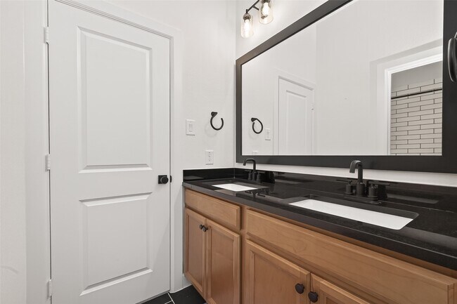 Foto del edificio - 15503 Salmon Springs Dr