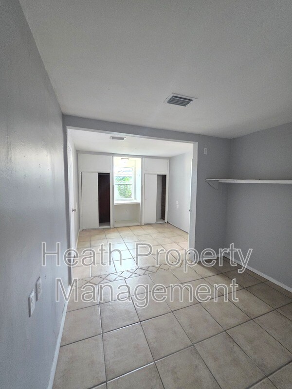 Foto del edificio - 6570 70th Ave N