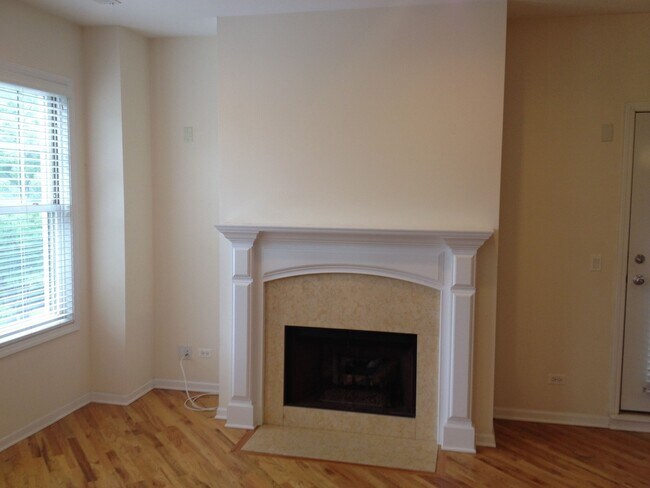 Foto del edificio - 1528 W Greenleaf Ave