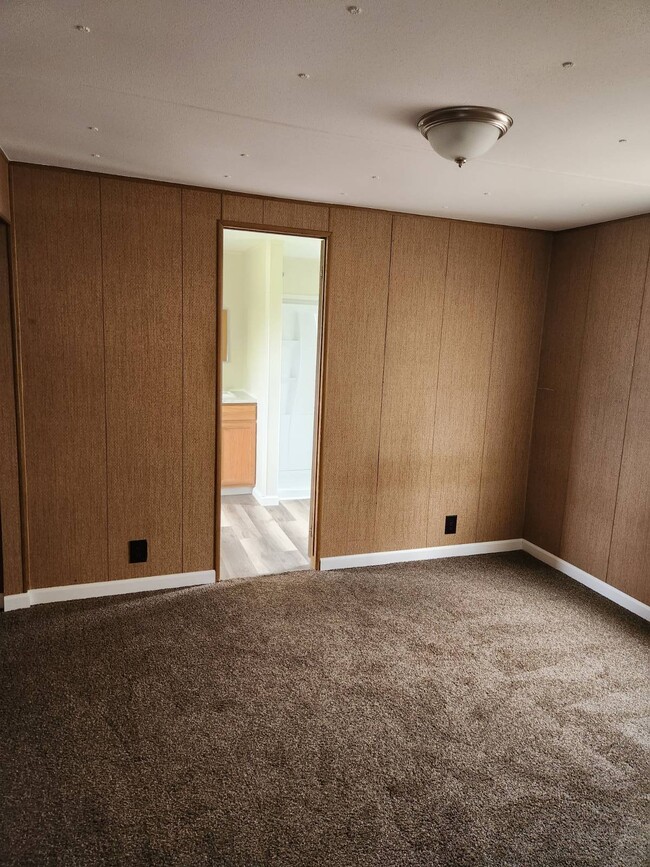 Foto del edificio - 908 Bernard Ln