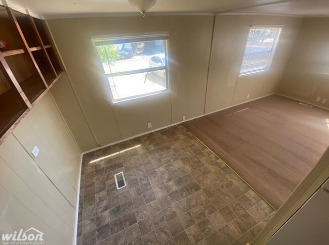 Building Photo - Charming 2-Bedroom Mobile Home in West Val...
