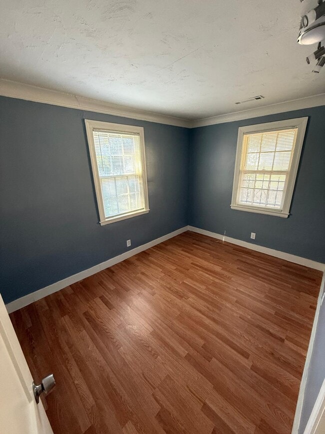 Foto del edificio - 293 W Waldorf Ave