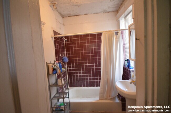 Building Photo - 883 Huntington Ave