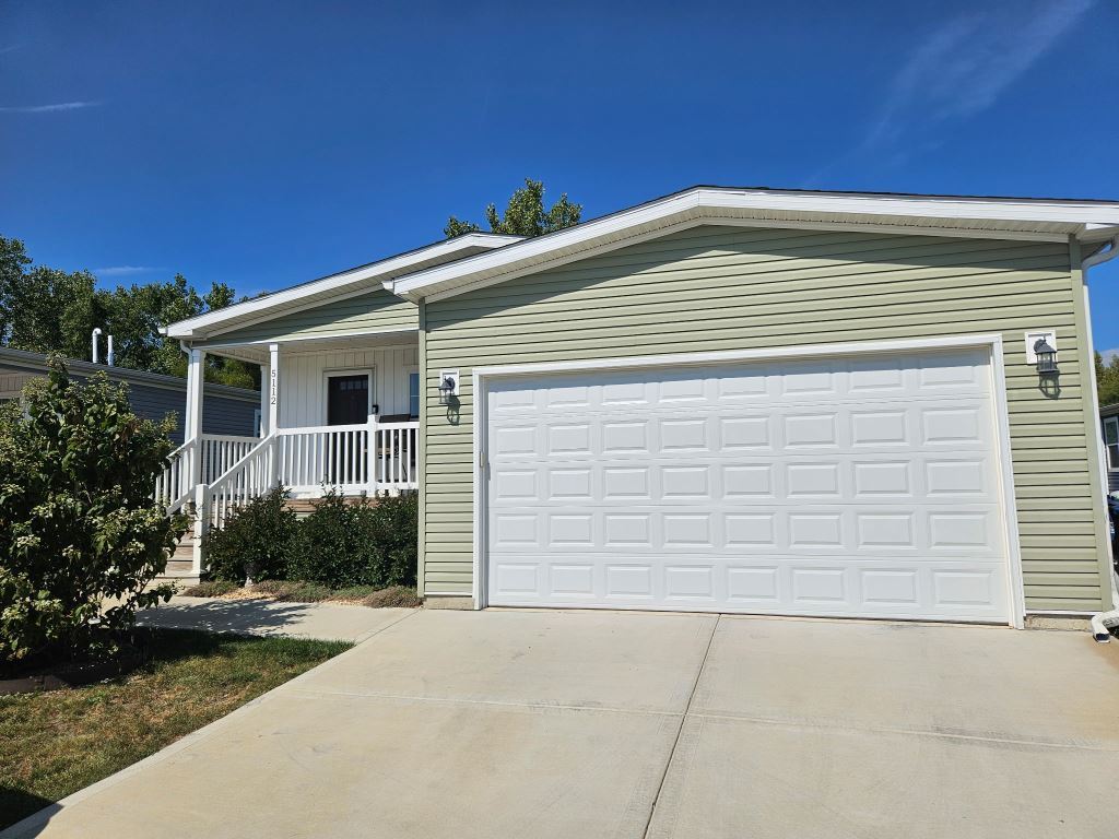 Building Photo - 5112 W Sawgrass Dr