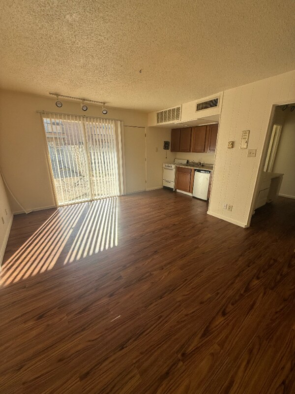 Foto principal - 2601 N Kentucky Ave