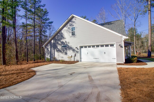 Building Photo - 580 Hill Rd