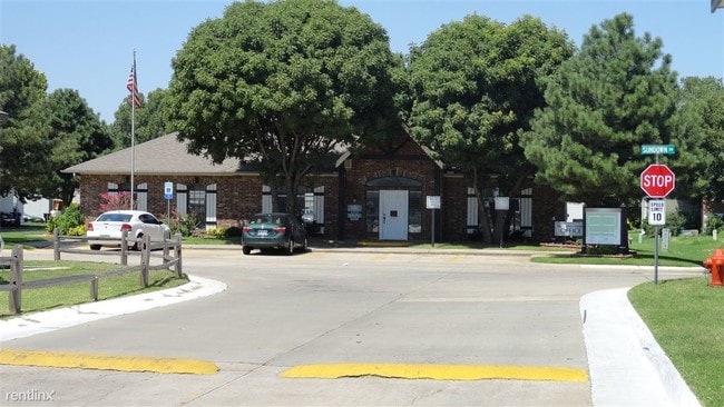 Building Photo - 9355 W Sundown Dr